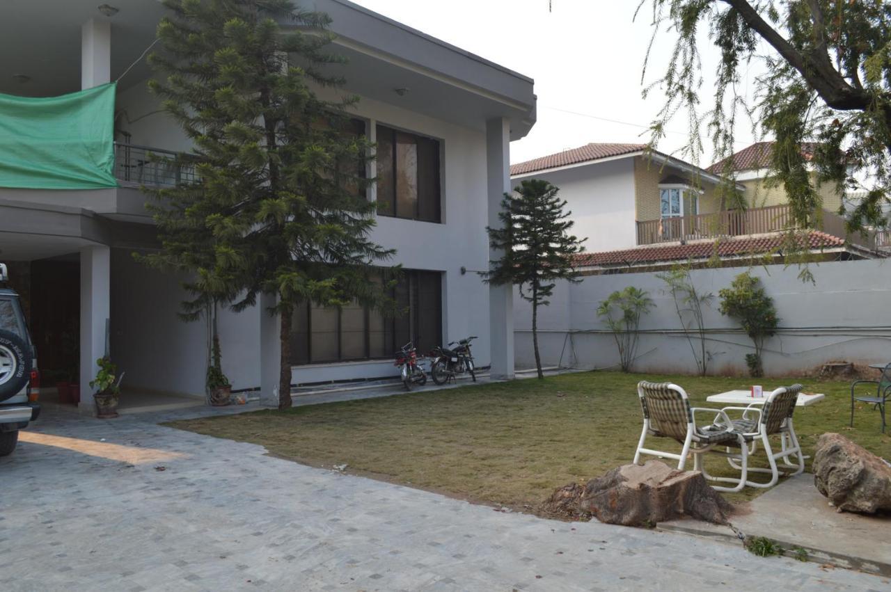 Royal Manor F-10 Bed & Breakfast Islamabad Exterior photo