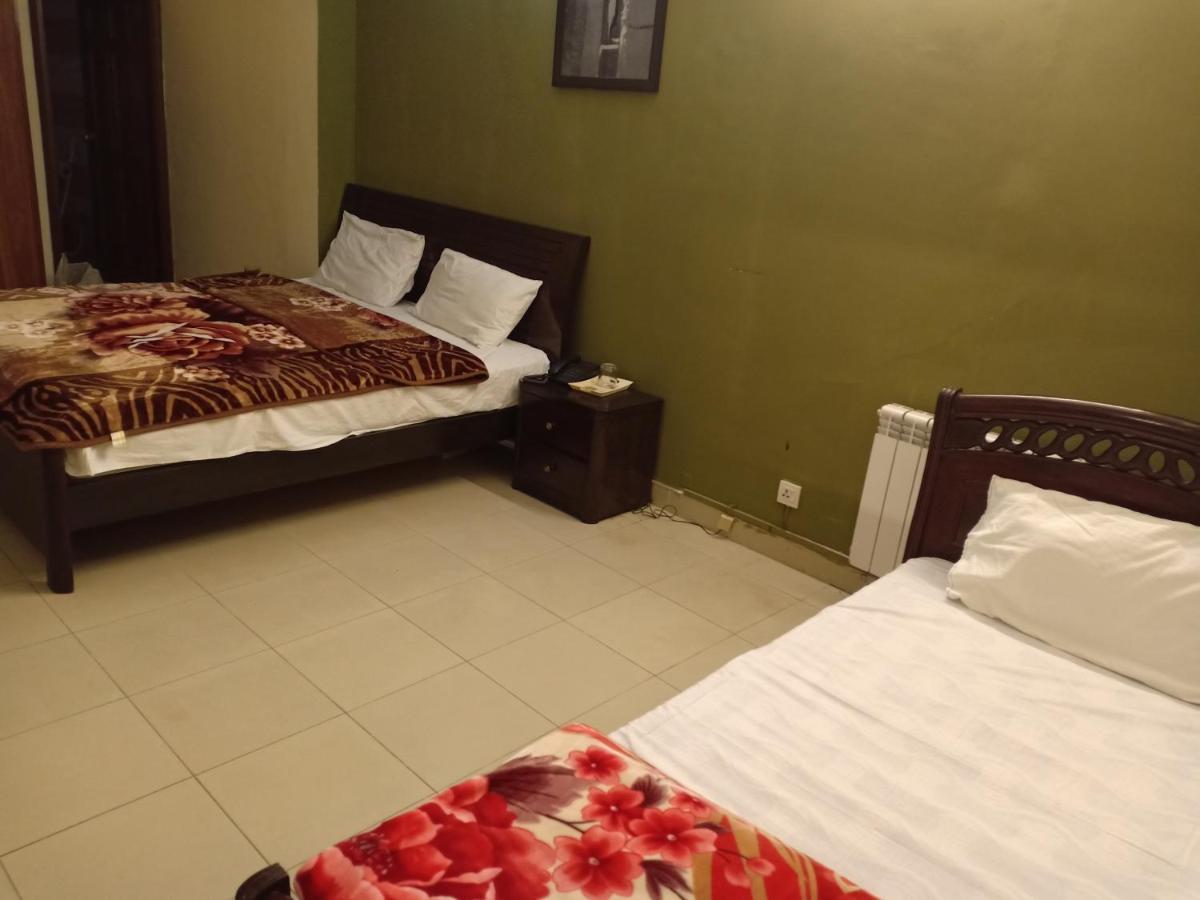 Royal Manor F-10 Bed & Breakfast Islamabad Exterior photo