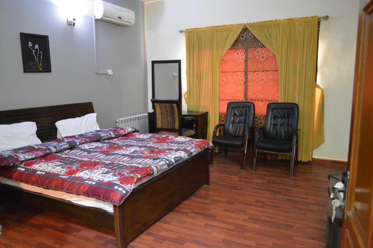 Royal Manor F-10 Bed & Breakfast Islamabad Exterior photo